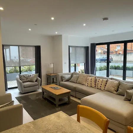 Apartment 10 Argyle Court *