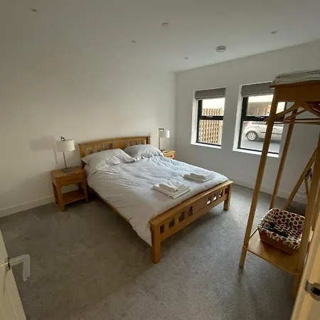 10 Argyle Court Apartment